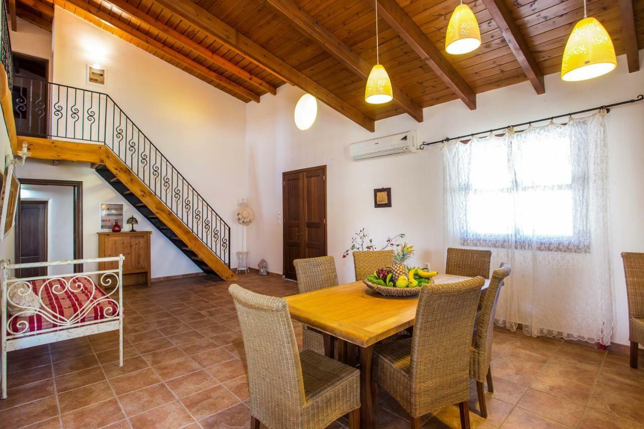 פליראקי Sunny Countryside Villa - With Private Pool מראה חיצוני תמונה