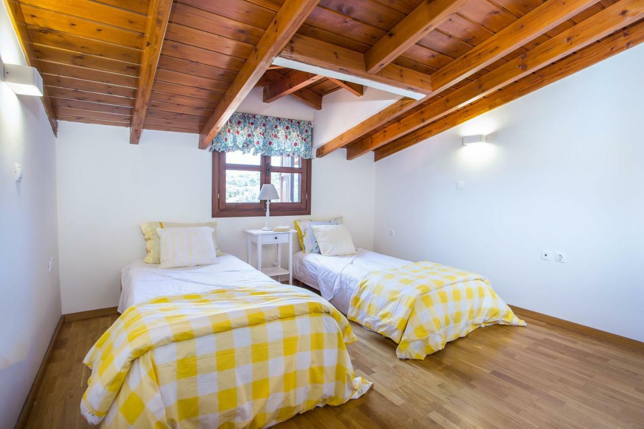 פליראקי Sunny Countryside Villa - With Private Pool מראה חיצוני תמונה
